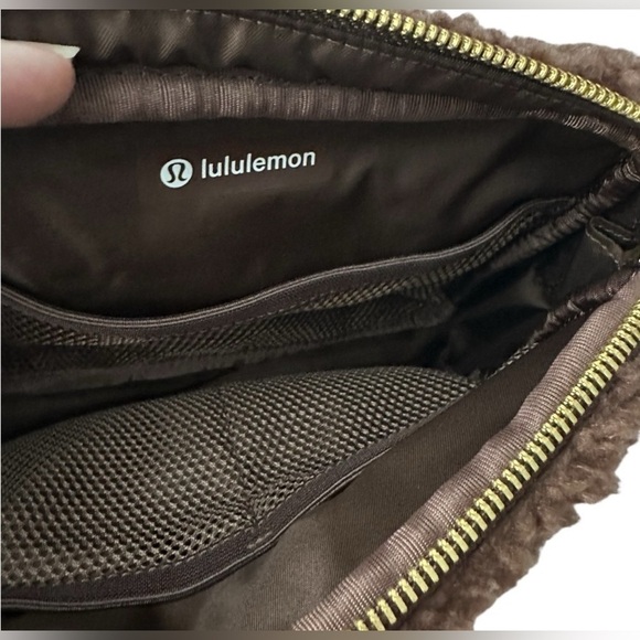 are the lululemon bags free 8 Lululemon Belt Bags My Teens and I Love, From $29